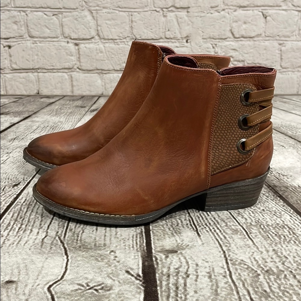 Sterling River Brown Leather Ankle Boots Size 9